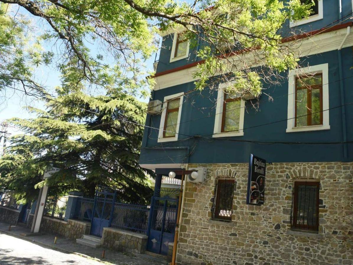 Hotel Bujtina Bicolli Korce Exterior photo