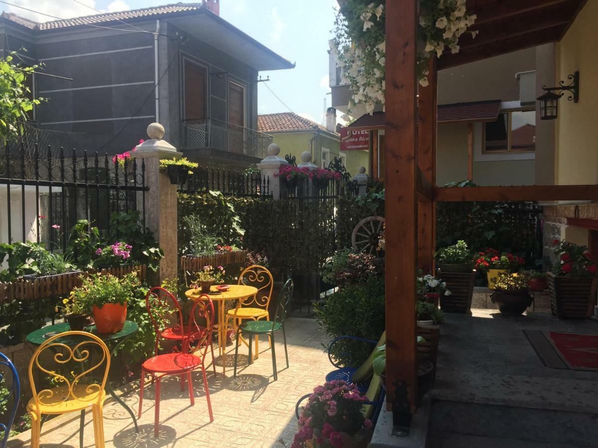 Hotel Bujtina Bicolli Korce Exterior photo